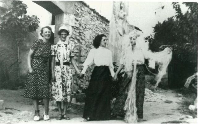 1939, St. Martin D'Ardeche, Leonora Carrington, Leonor Fini, and two English friends, photographer unknown